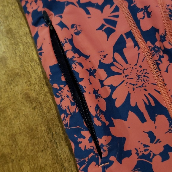 Lululemon Final Lap Crop Tight Leggings Size 6 A6 - Picture 5 of 8